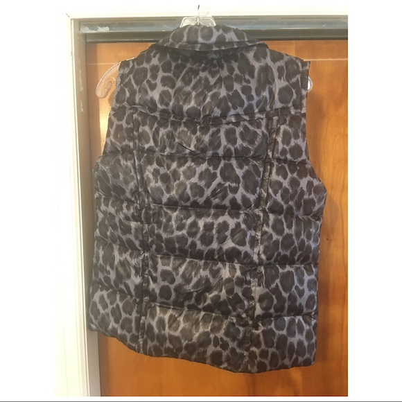 JUICY COUTURE Leopard Puffy Vest Sz M NWT - Picture 2 of 4